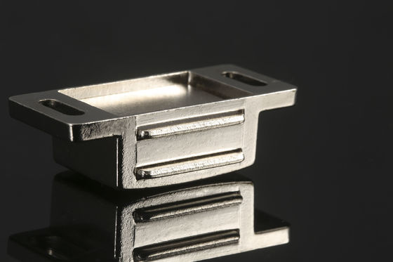 Przeciwzużyciowe okucia do drzwi magnetycznych Push Catch Uniwersalny